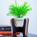 Decorative flower stand for working table