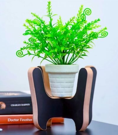 Decorative flower stand for working table